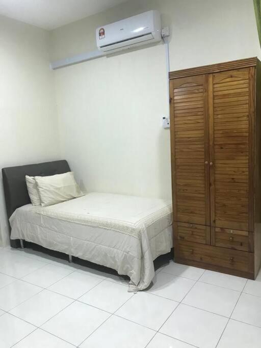 Hj Homestay Kuala Terengganu Esterno foto