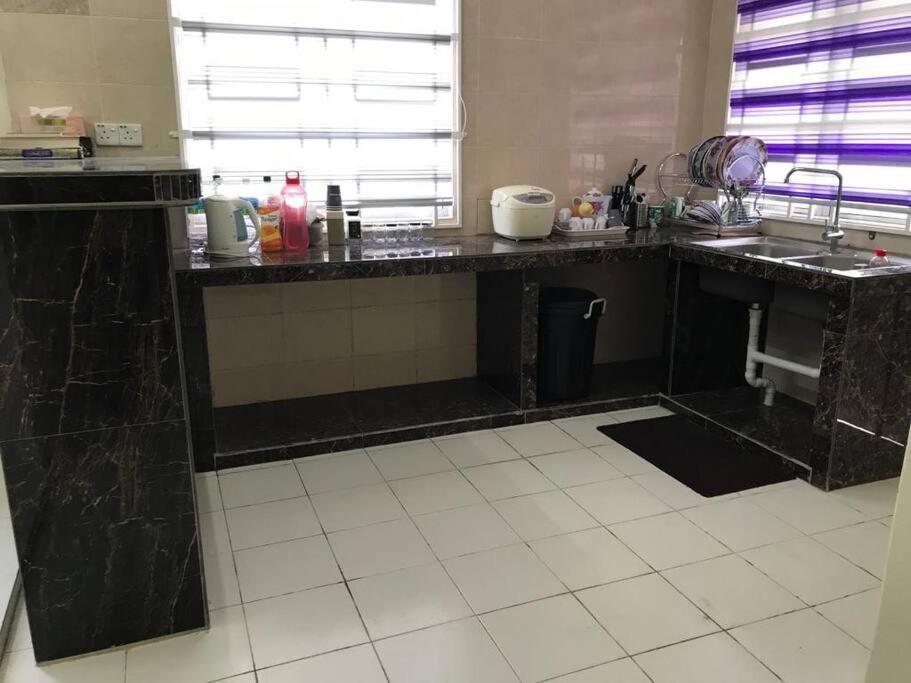 Hj Homestay Kuala Terengganu Esterno foto
