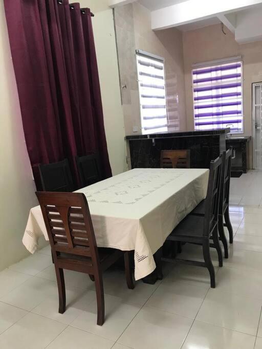 Hj Homestay Kuala Terengganu Esterno foto